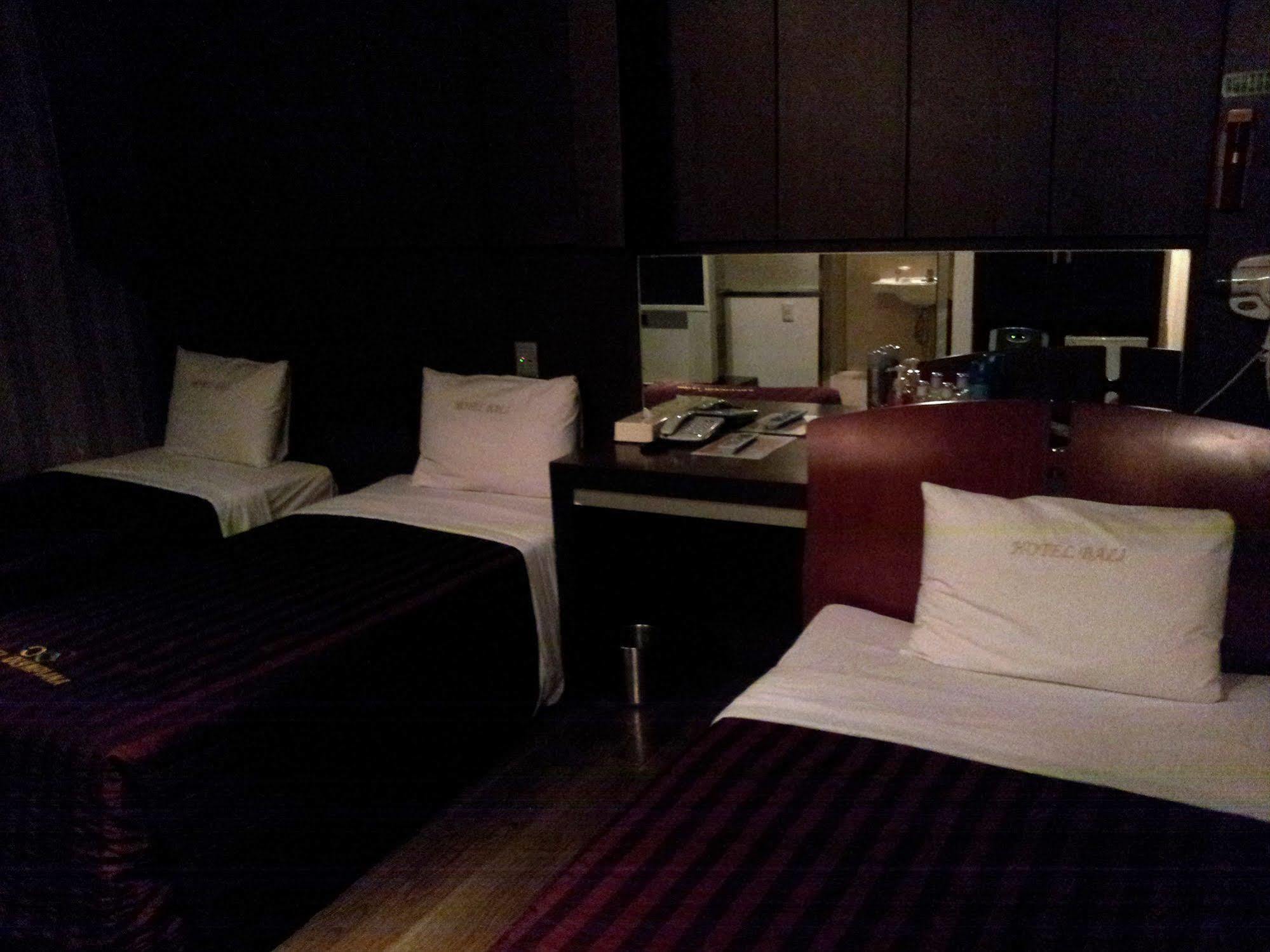Bali Tourist Hotel Seoul Exteriör bild