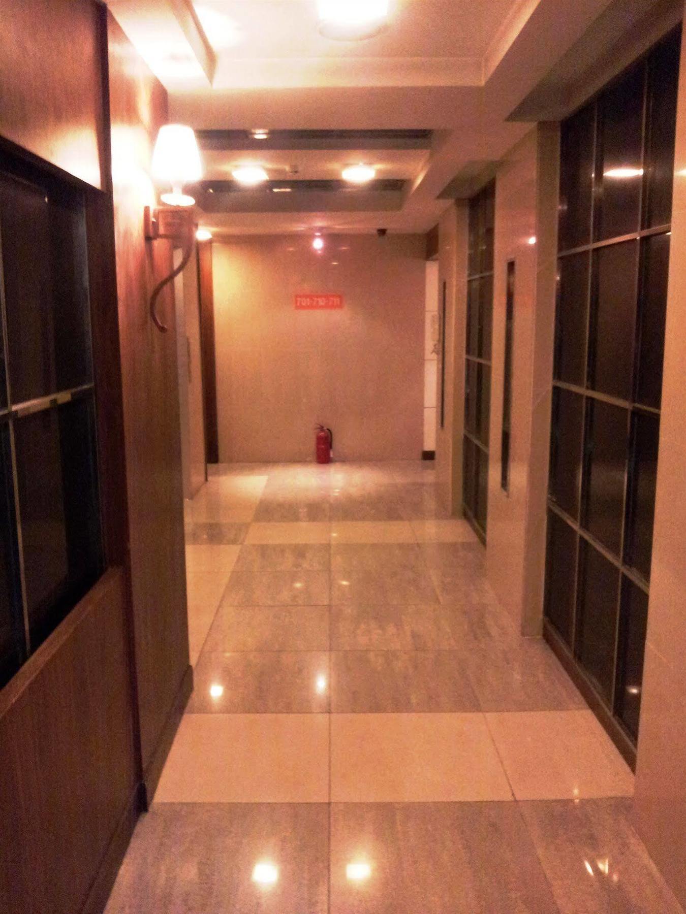 Bali Tourist Hotel Seoul Exteriör bild